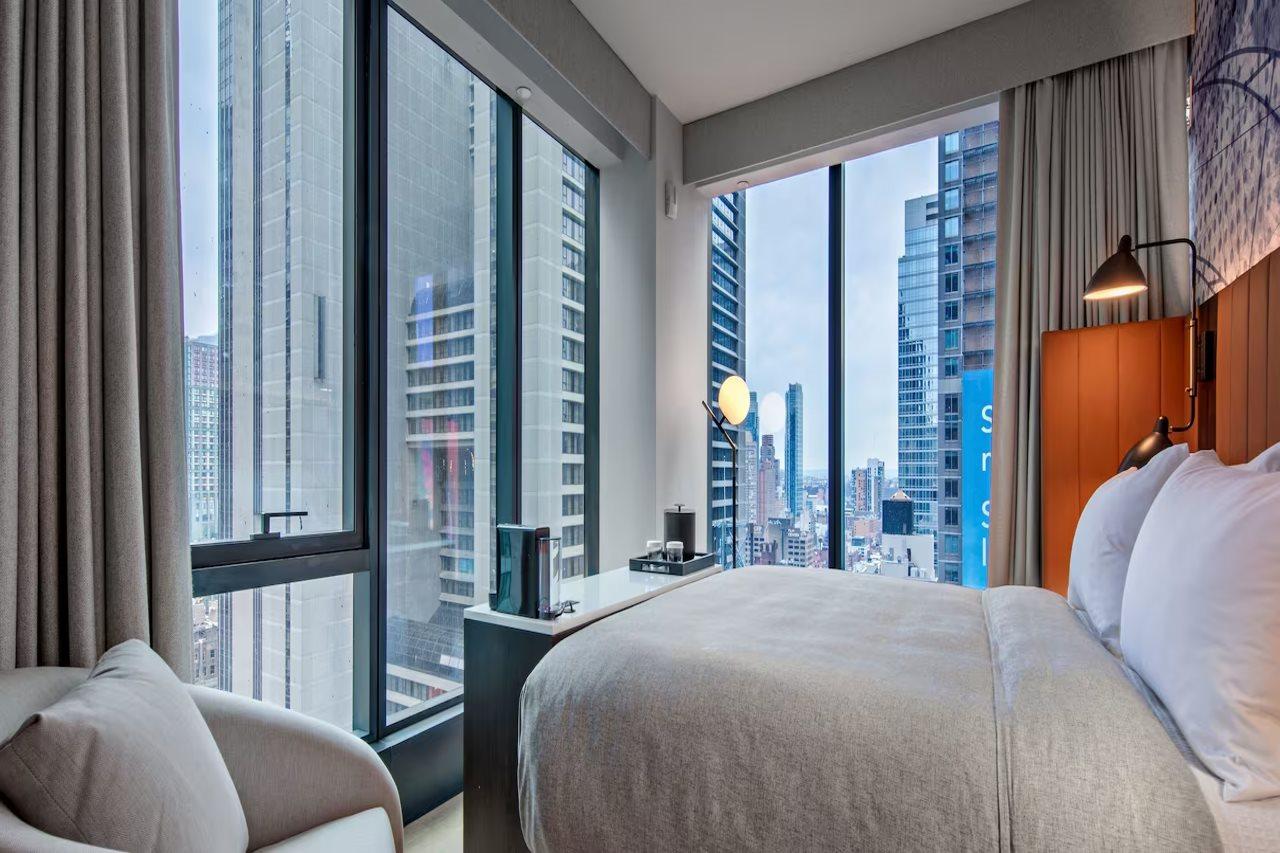 Doubletree Suites By Hilton Nyc - Times Square นิวยอร์ก ภายนอก รูปภาพ