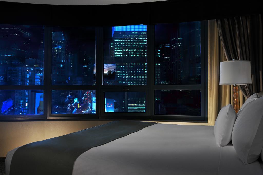 Doubletree Suites By Hilton Nyc - Times Square นิวยอร์ก ภายนอก รูปภาพ