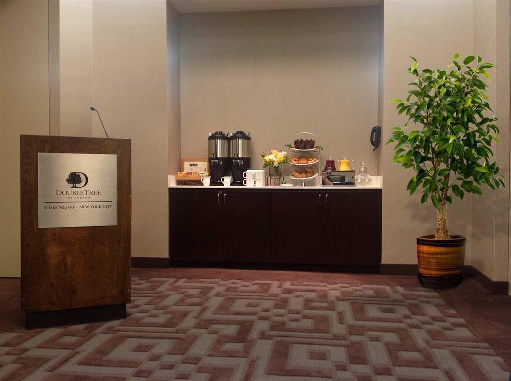 Doubletree Suites By Hilton Nyc - Times Square นิวยอร์ก ร้านอาหาร รูปภาพ
