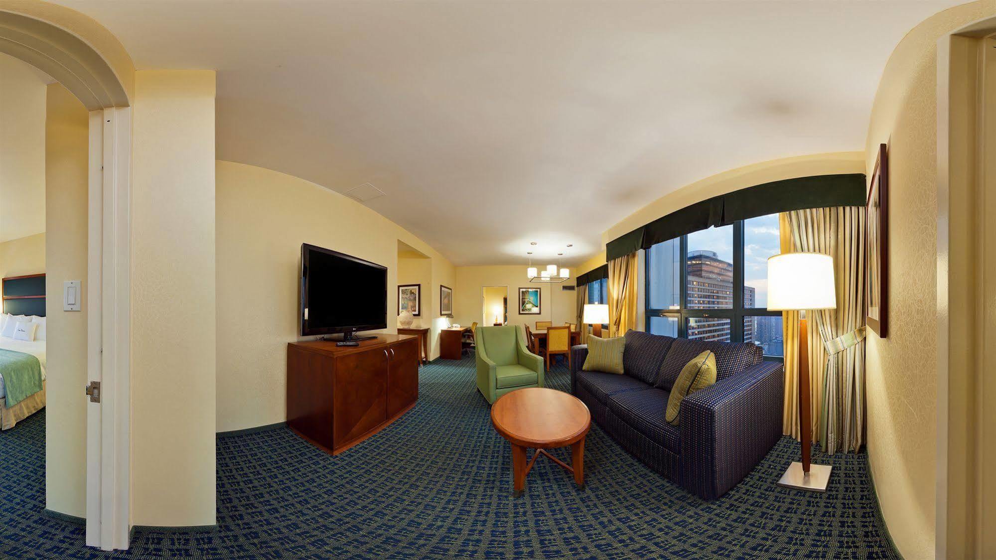 Doubletree Suites By Hilton Nyc - Times Square นิวยอร์ก ภายนอก รูปภาพ