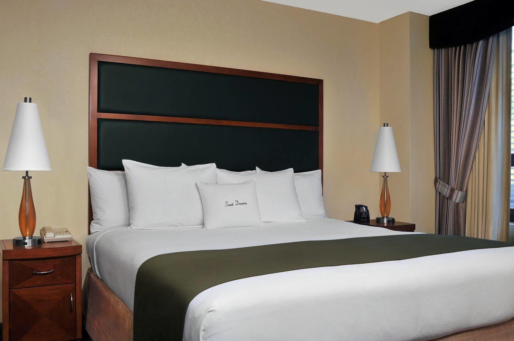 Doubletree Suites By Hilton Nyc - Times Square นิวยอร์ก ห้อง รูปภาพ